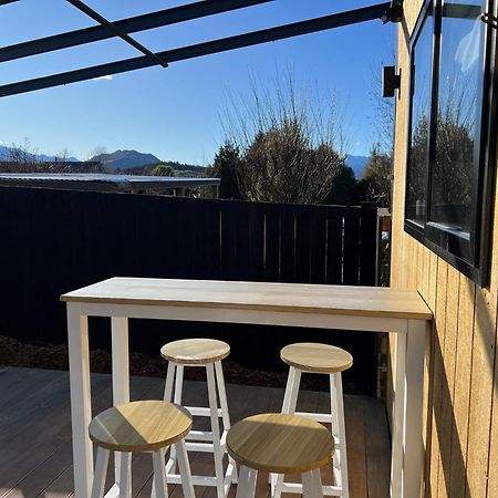 Mountain Cabin - Central, Cosy And Cute With Views Wanaka Eksteriør billede